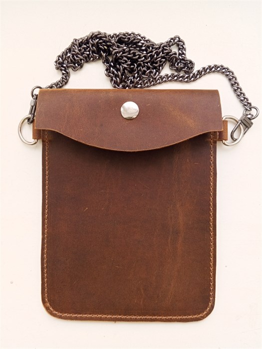 Сумка для телефона на кнопке. Коричневая 2105