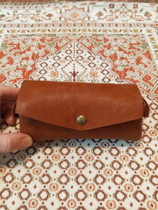 Кожаный футляр для очков. Светло - коричневый. На магните. Ручная работа 2108