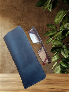 {{photo.Alt || photo.Description || 'Футляр для очков. Натуральная кожа.'}}