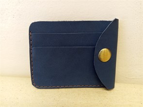 {{photo.Alt || photo.Description || 'Картхолдер из натуральной кожи для карт. Синий'}}