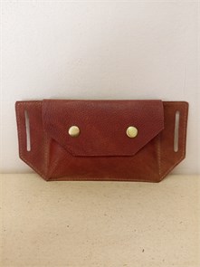 {{photo.Alt || photo.Description || 'Чехол на пояс из натуральной кожи (светло-коричневый зернистый)'}}