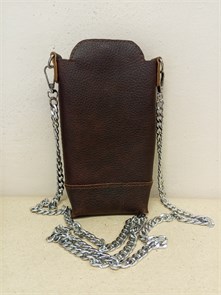 {{photo.Alt || photo.Description || 'Сумка для телефона кожаная. коричневая, зернистая на кнопке'}}